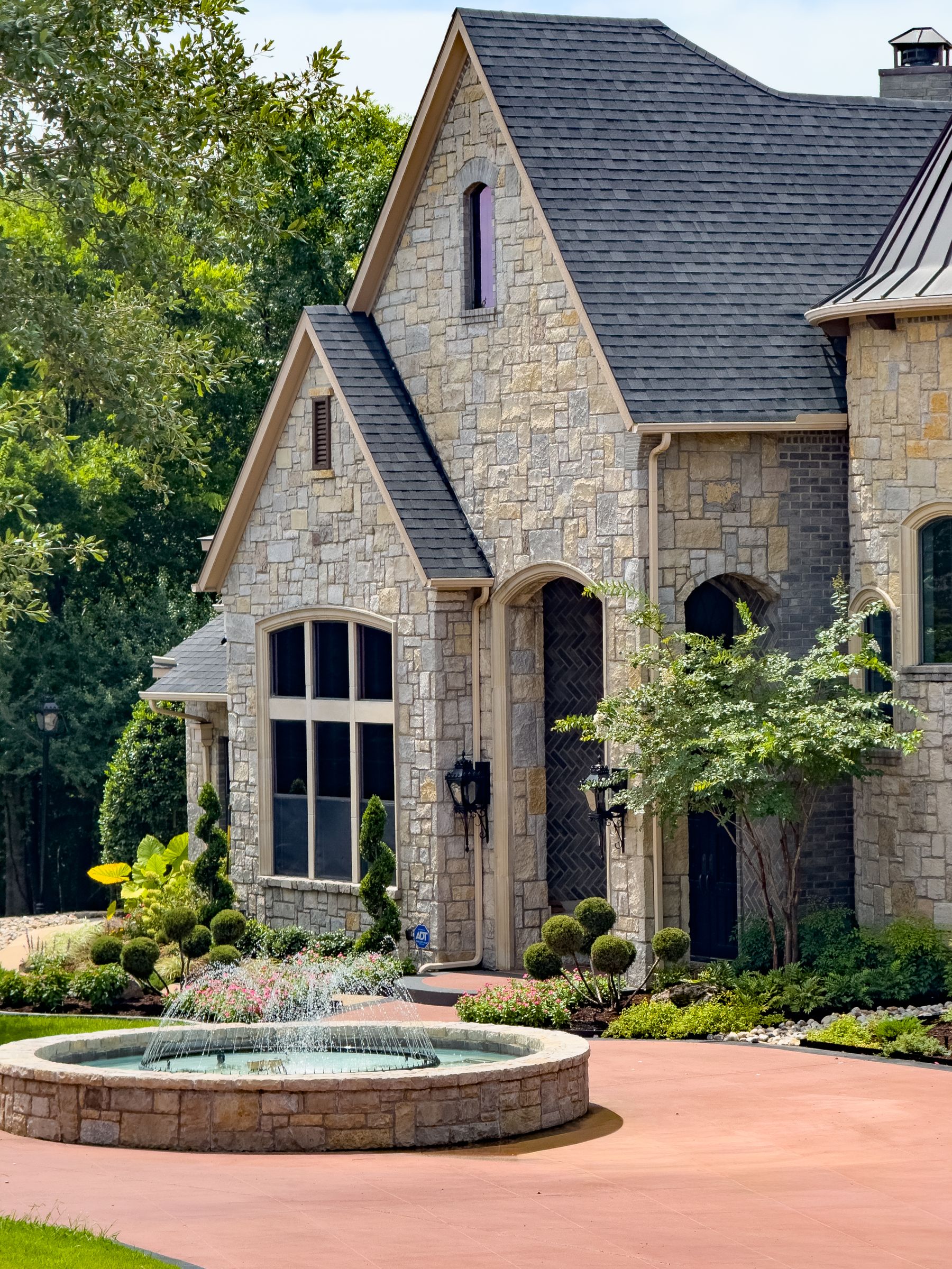 😇🌳 Let's Find Your Home's Perfect Landscape Soul Mate! 🌳😇